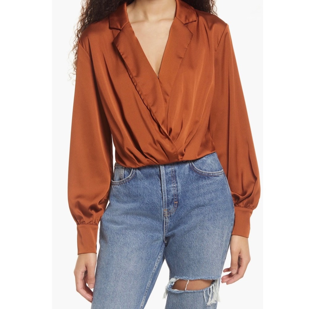 ASTR The‎ Label Marietta Top Women's Small Surplice Crop Long Sleeve Terracotta